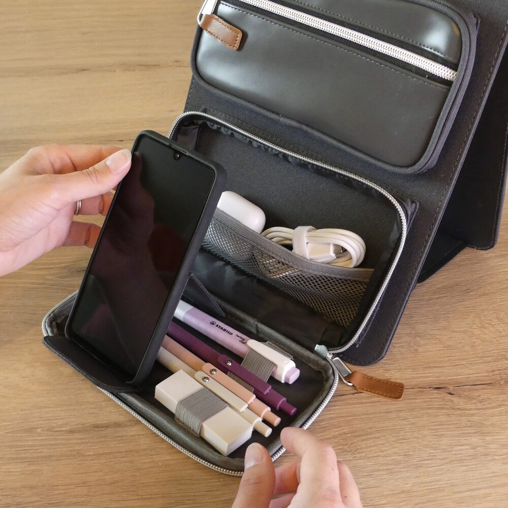 pochette organisation bureau avec portable posé dessus