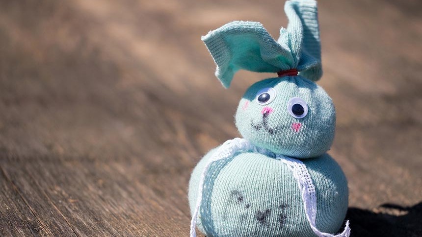 Image d'un lapin en doudou