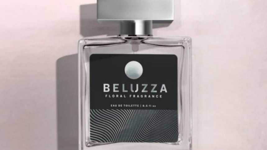 Flacon de parfum avec étiquette autocollante personnalisée