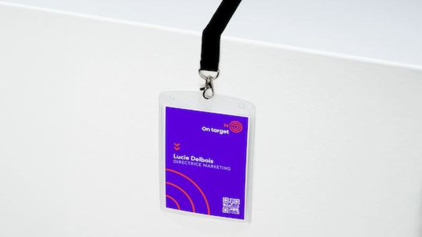 Porte-badge A6 transparent avec tour de cou et insert imprimable