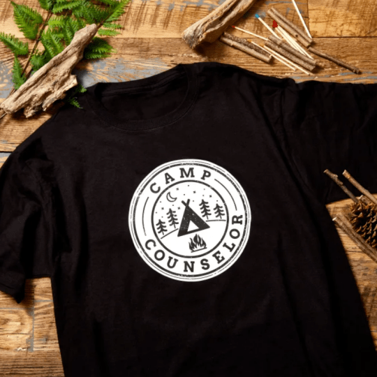 T-shirt camping personnalisé avec un transfert textile