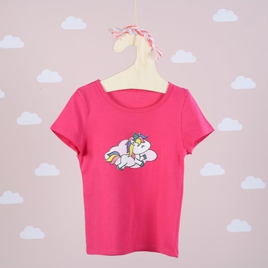 T-shirt enfant personnalisé licorne avec un transfert textile
