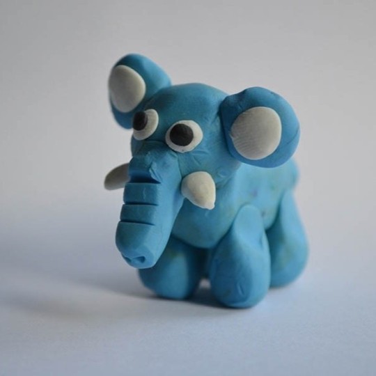 Eléphant en pâte à modeler