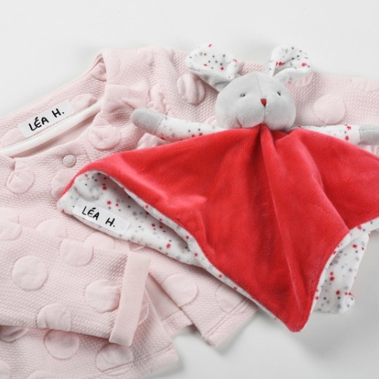 Etiquettes vêtements autocollantes