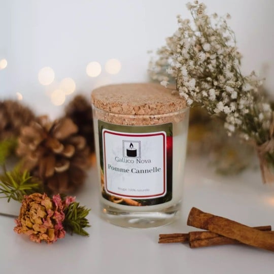 bougies de la marque gallico nova avec des étiquettes personnalisées