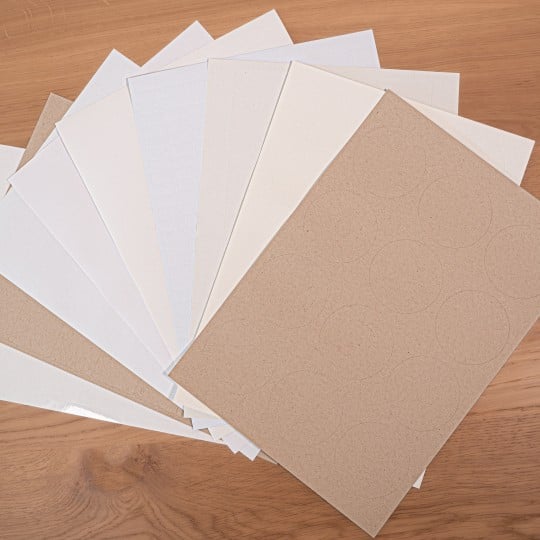 Autocollants D'étiquettes en Papier Kraft, 10 Feuilles 750 Pcs Étiquettes  Autocollantes,D'autocollants de Bureau et de Cuisine, Utilisé pour le  Dossier, les Bouteilles, les Emballages Cadeaux : : Fournitures de  bureau