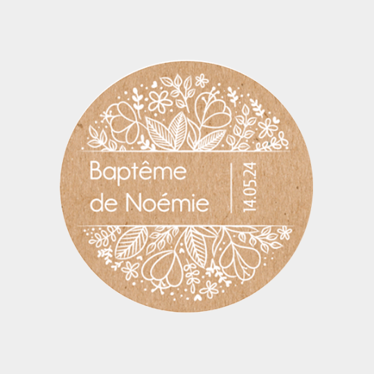 design d'étiquette ronde baptême avec des fleurs
