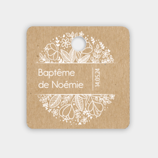 design d'étiquette américaine carrée pour un baptême