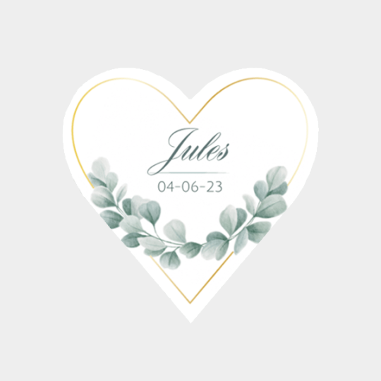 design d'étiquette eucalyptus en forme de coeur pour une naissance