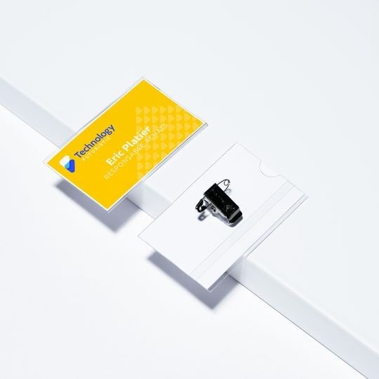 Porte badges à clip et épingle