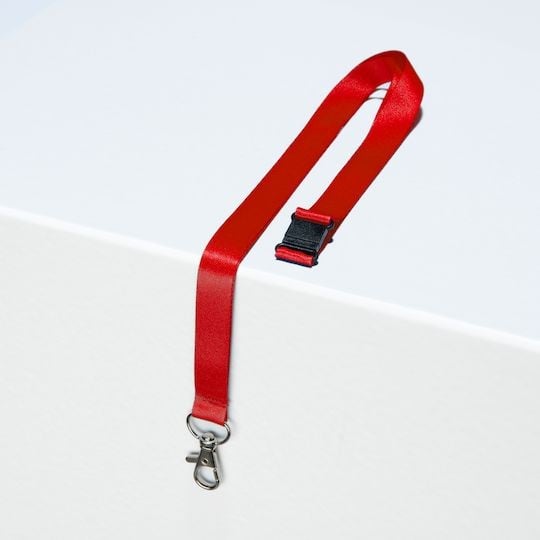 Tours de cou rouges recyclés pour badges avec mousqueton et clip de sécurité