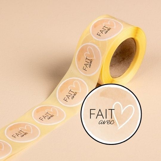 500 étiquettes fait avec amour en rouleau