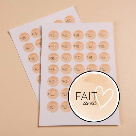 140 étiquettes fait avec amour en planche