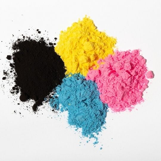 Poudre de pigments cyan, magenta, jaune et noir Poudre-encre-pigment-cyan-magenta-jaune-noir