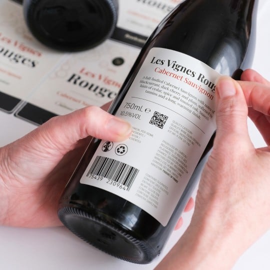 étiquette réglementaire de bouteille de vin