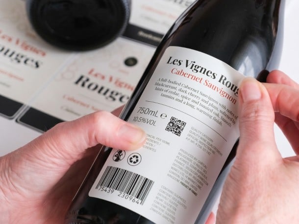 étiquette réglementaire de bouteille de vin