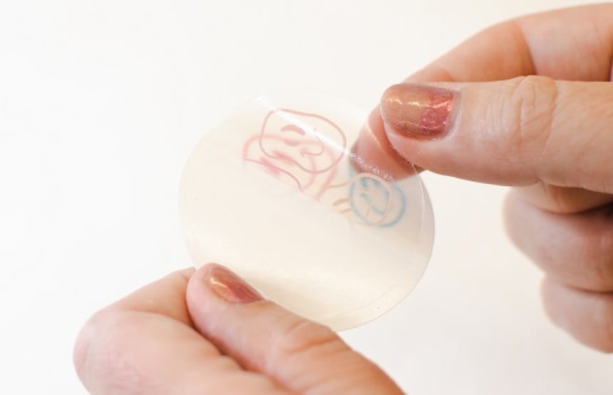 Sticker personnalisé transparent