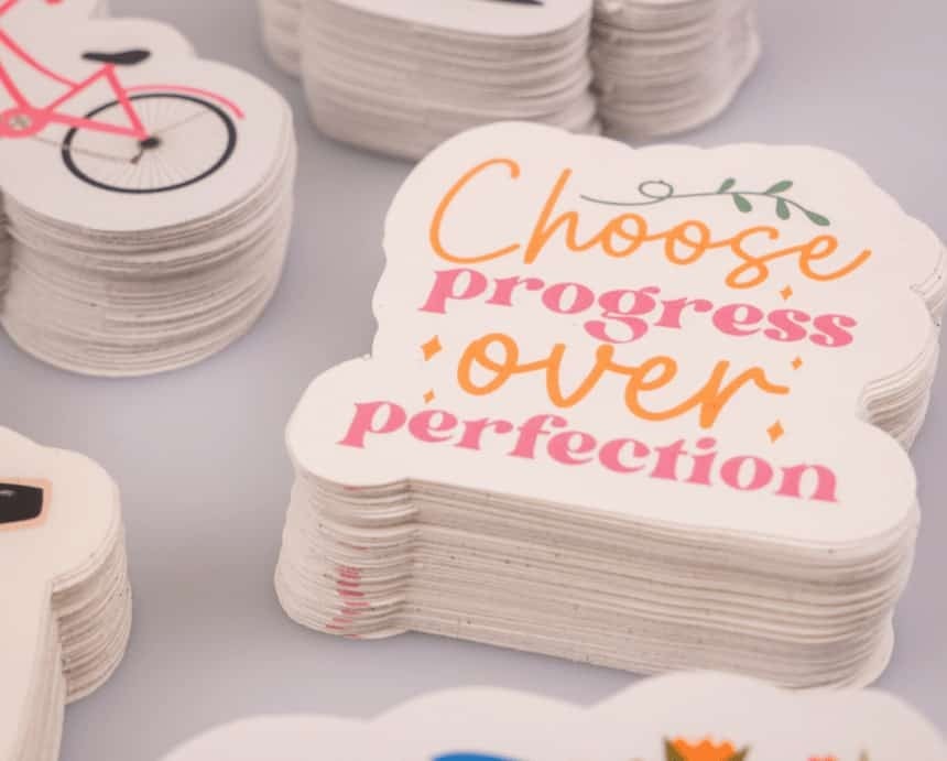 stickers personnalisés découpés à la forme