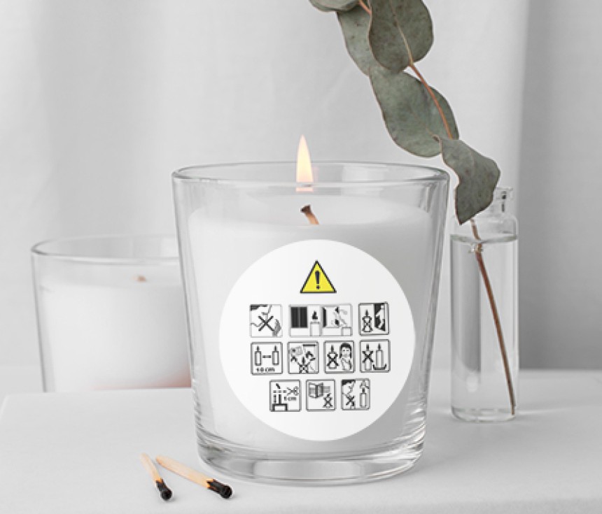 étiquettes bougie imprimées avec les pictogrammes obligatoire pour respecter la règlementation afnor