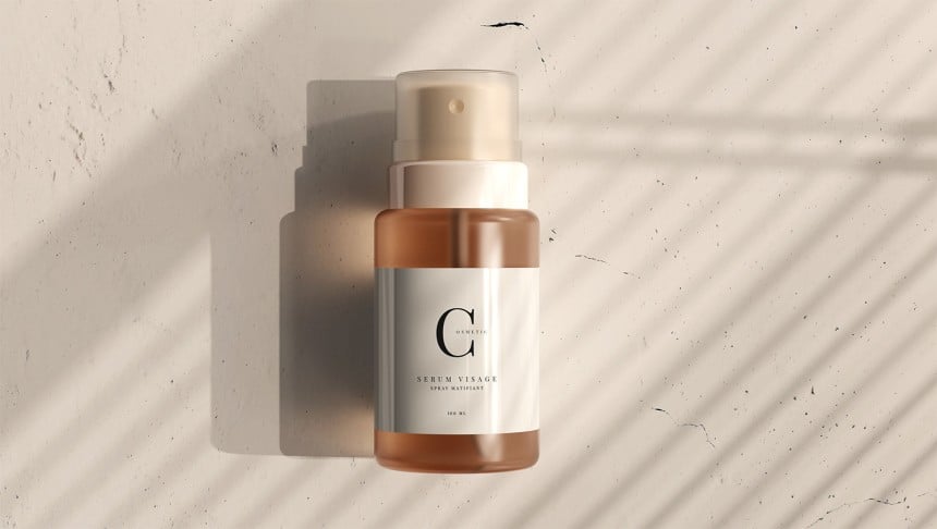 Flacon cosmétique avec une étiquette personnalisée
