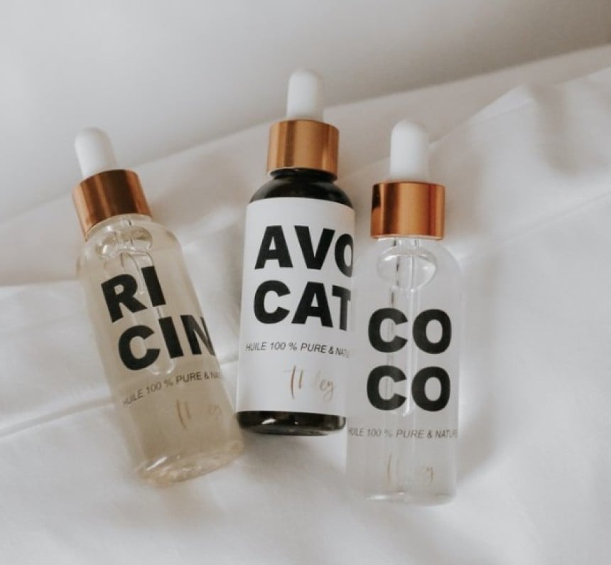 Flacons cosmétiques avec des étiquettes personnalisées