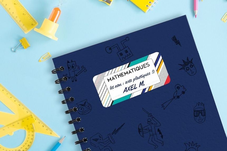 étiquettes cahiers motifs graphiques avec un message humoristique