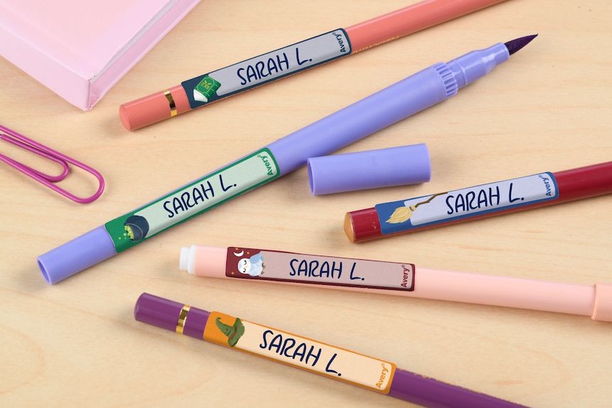 Etiquettes stylos motifs magie, collées sur des stylos, crayons et feutres