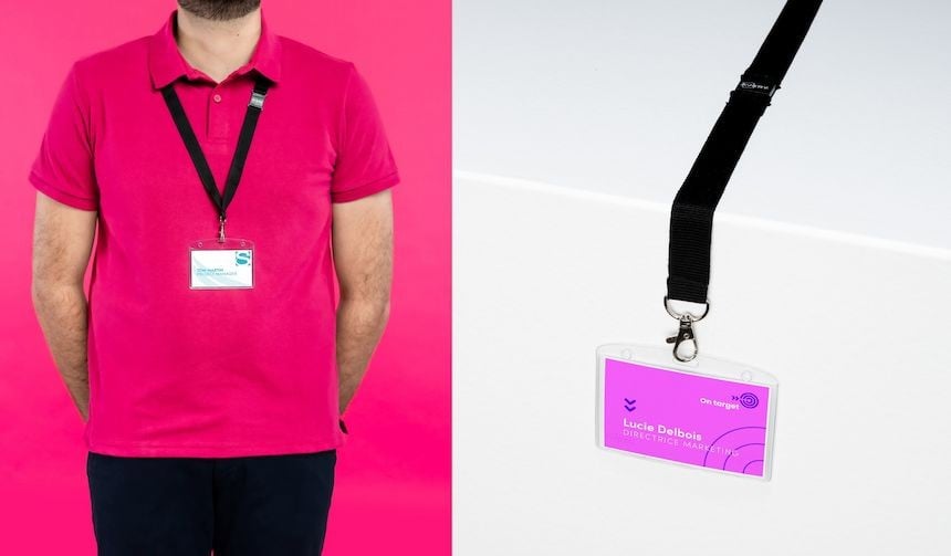 Porte-badges évènementiel avec tour de cou montré seul et porté