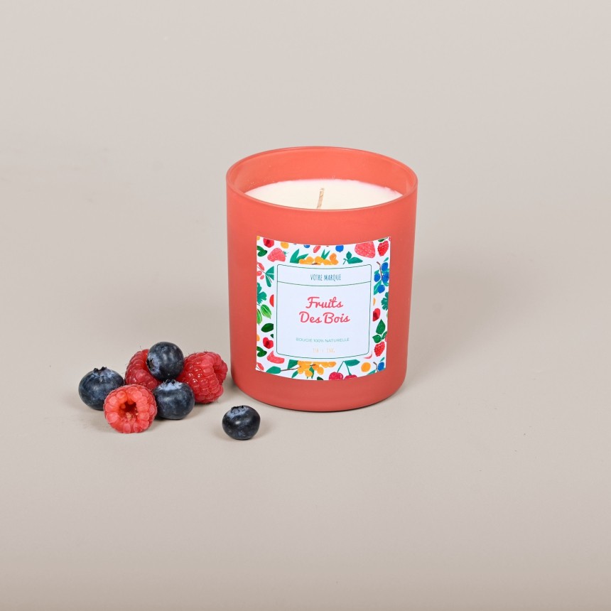 design d'étiquettes de printemps pour le parfum fruits de bois
