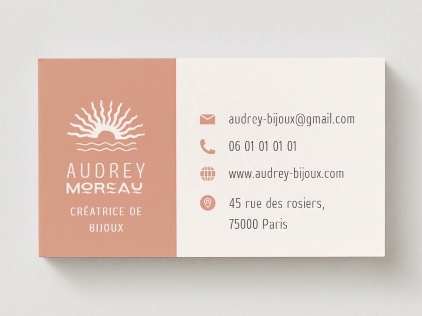carte de visite montrant les informations importantes à mettre