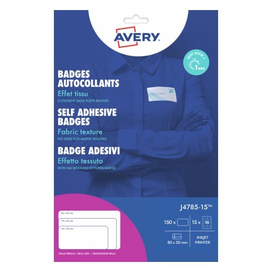 L'image montre des badges autocollants de la marque Avery avec un effet tissu. Les badges sont conçus pour être utilisés sans porte-badge. Ils sont disponibles en plusieurs tailles.