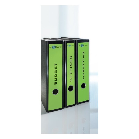 L'image montre trois classeurs vert fluo avec des étiquettes sur le devant indiquant 'BUDGET', 'MEETINGS' et 'MARKETING'.