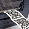 Impression de code-barre sur un rouleau d'étiquettes thermiques